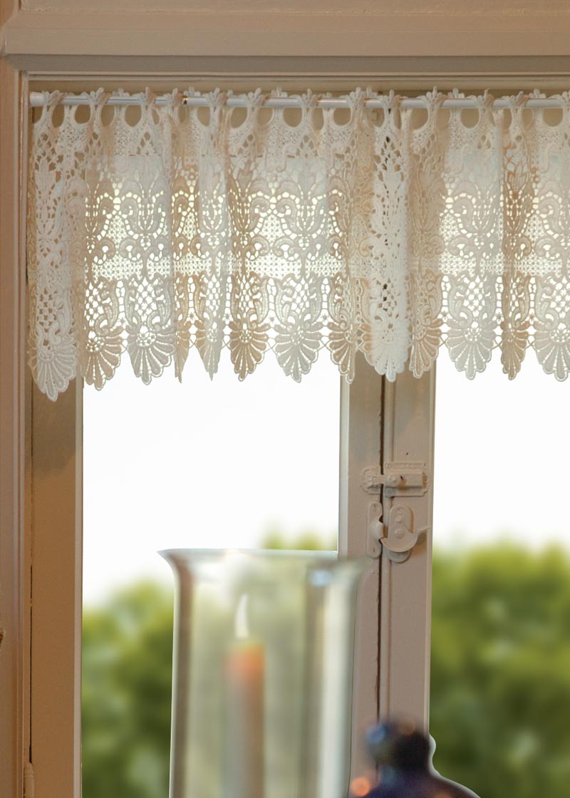 Rembrandt Macramé Valance Heritage Lace