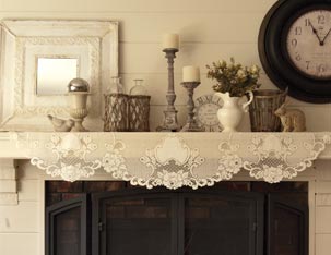 HERITAGE LACE IVORY/CREAM HORN/BELLS & BOWS RUNNER 14X54 BEAUTIFUL ITEM 2783 